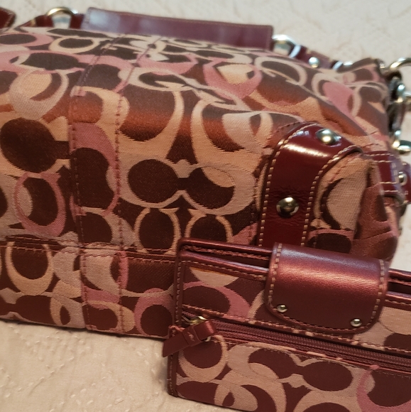 NWT's Large COACH Carly Optic Signature handbag F1 - Picture 8 of 12